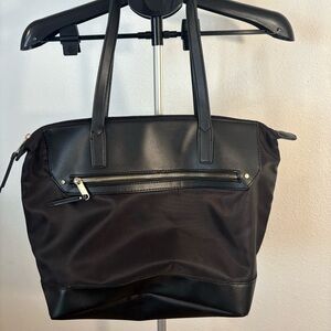 Black Diaperbag multi-compartment zip up